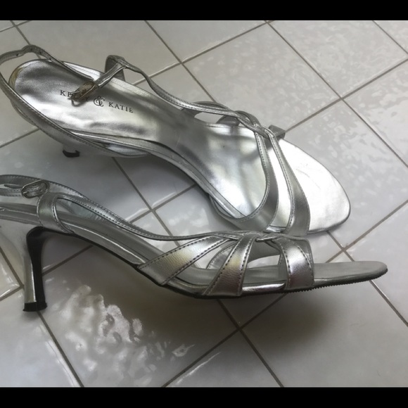 Kelly & Katie Shoes - Kelly & Katie low hell’s size 11